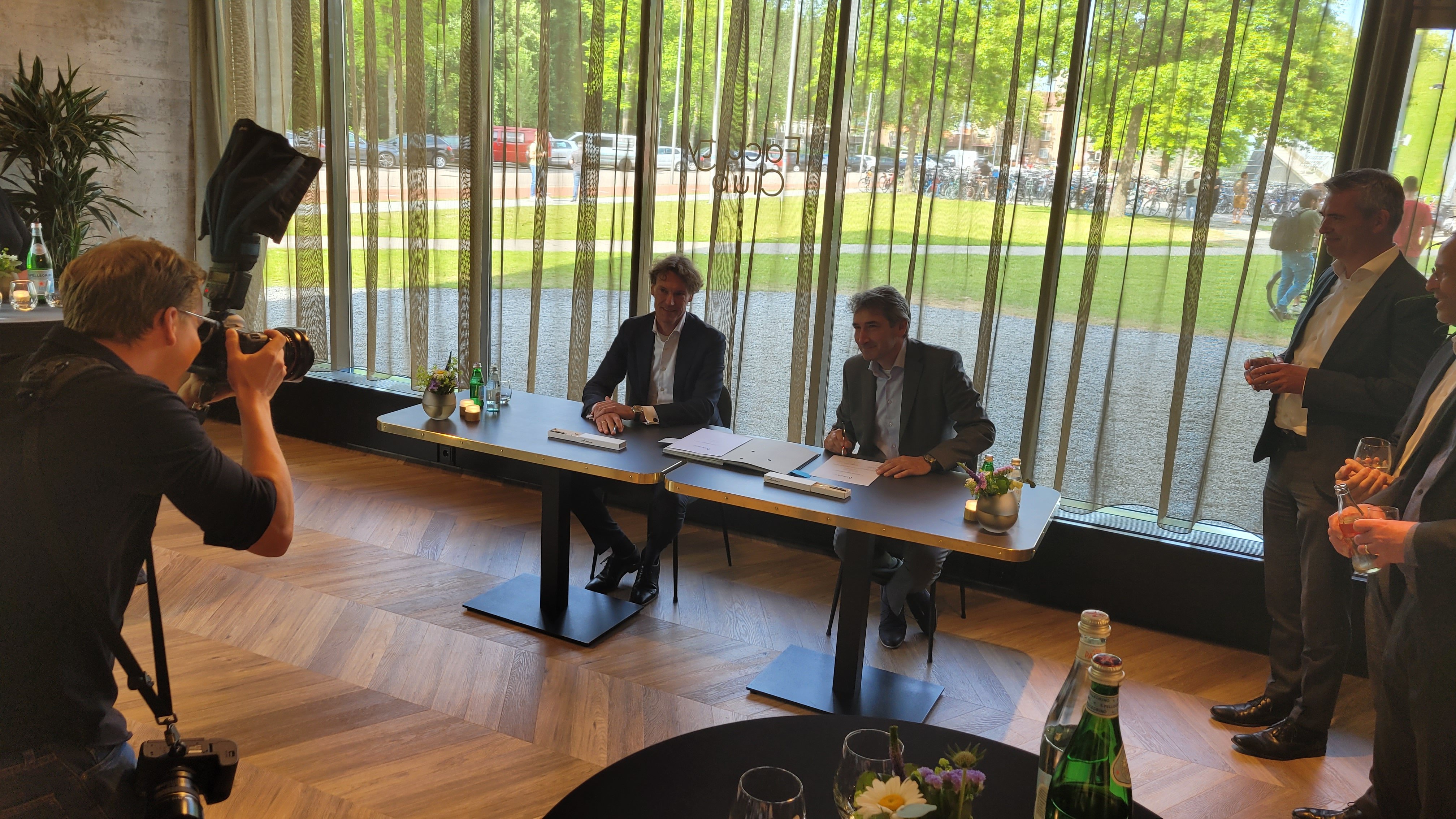 Ondertekening raamcontract TU Delft en TwynstraGudde