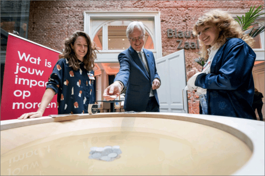 b8e82f0a-9f7d-4f35-a32a-6884a5a27c70