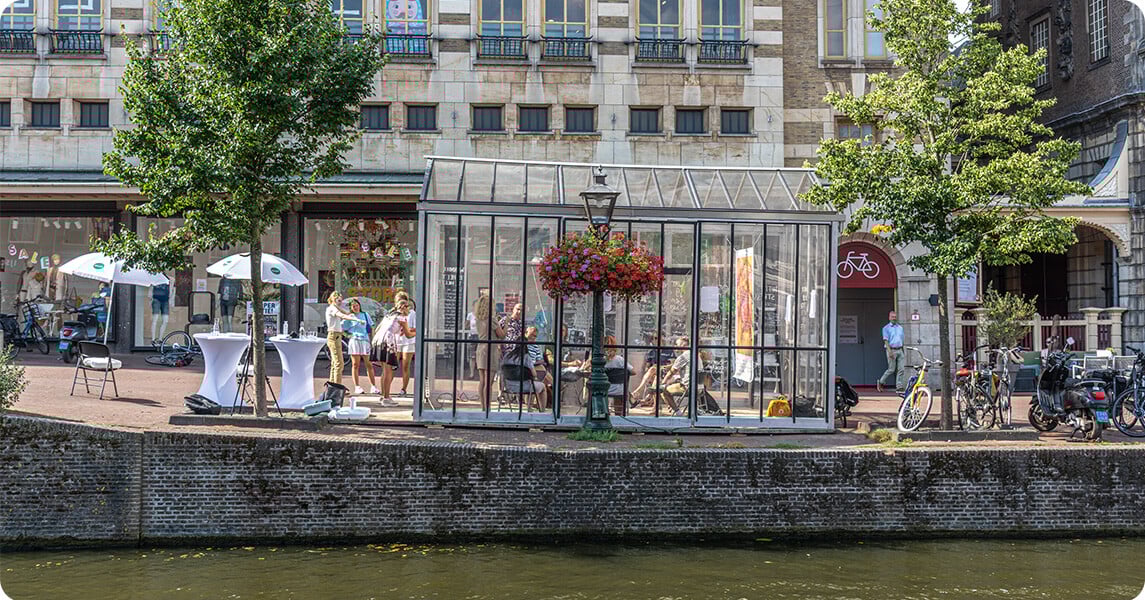 De 'Heet hè?-kas' om in gesprek te komen met inwoners over hittestress. Ontwikkeld door Fides Lapidaire.